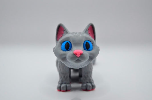 Gato gris realista